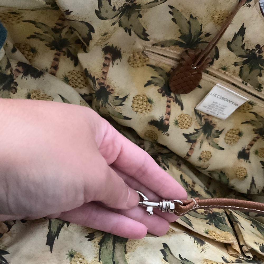 Liz Claiborne Tropical Palm Tree Clutch Bag - Picture 4 of 14